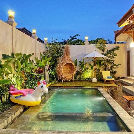 Sarayu Villa Seminyak Exterior foto